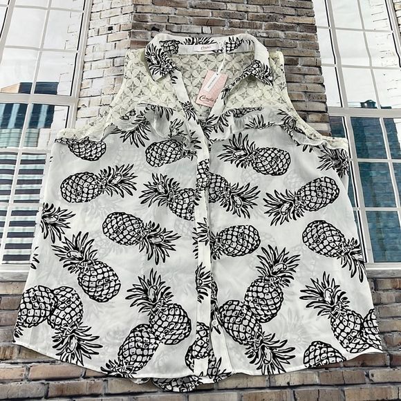 NWT Women’s Candies White & Black Laced Ruffled Printed Button Up Shirt (XL)GL05 - Picture 1 of 11